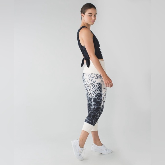 Lululemon Dance To Yoga Pant size 6 - Picture 3 of 10